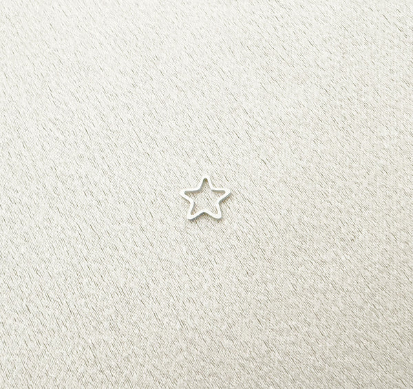 star outline charm