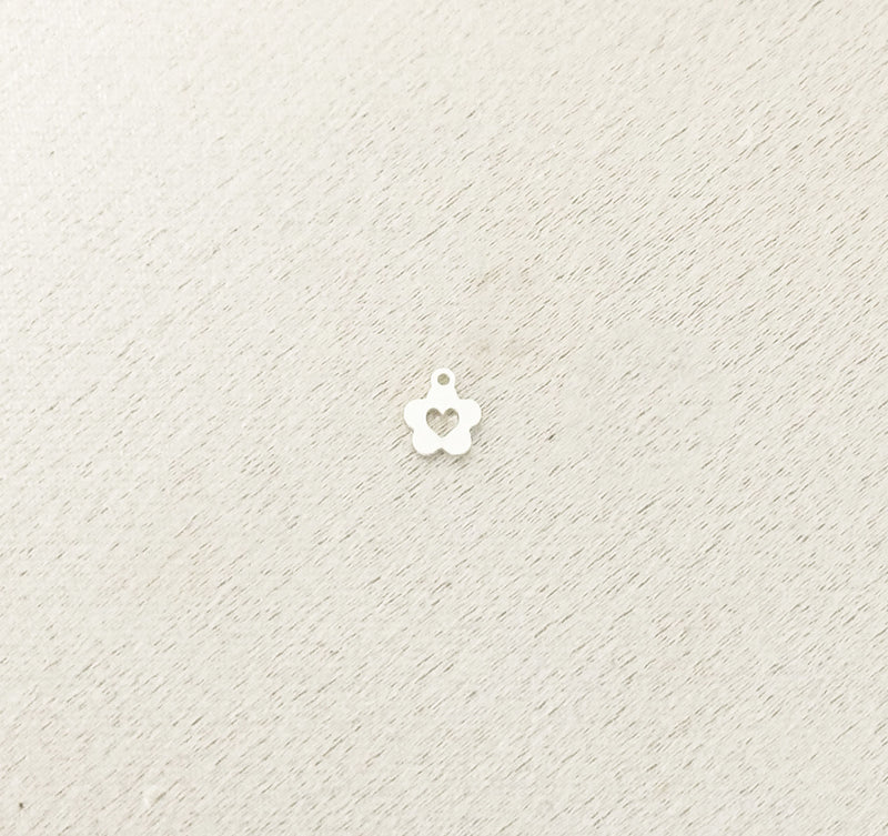 daisy heart charm
