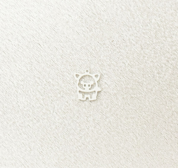 pig charm outline ears