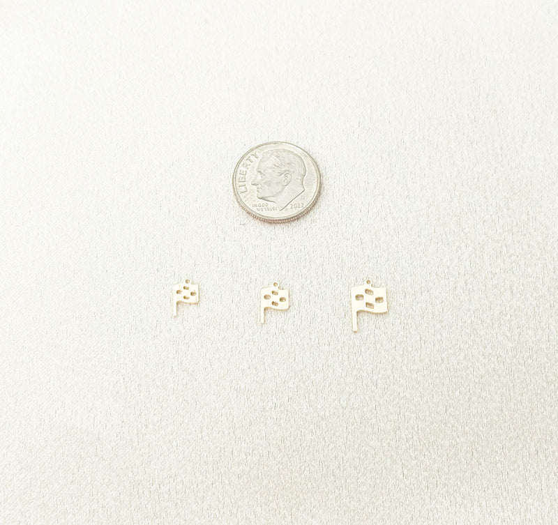 racing flag charm size comparison