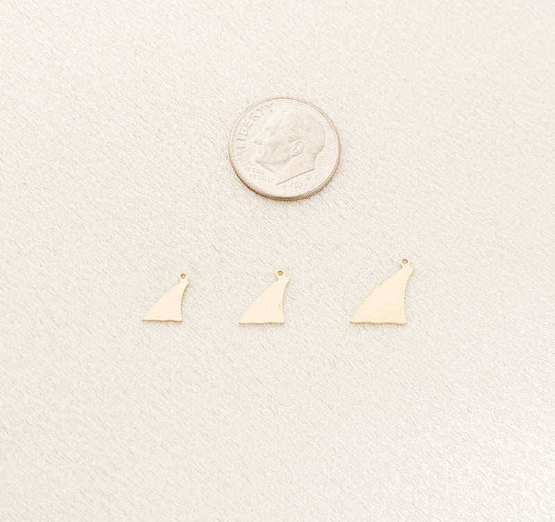 shark fin charm size comparison