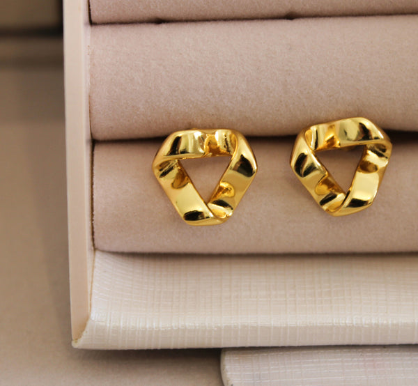 gia twisted triangle studs